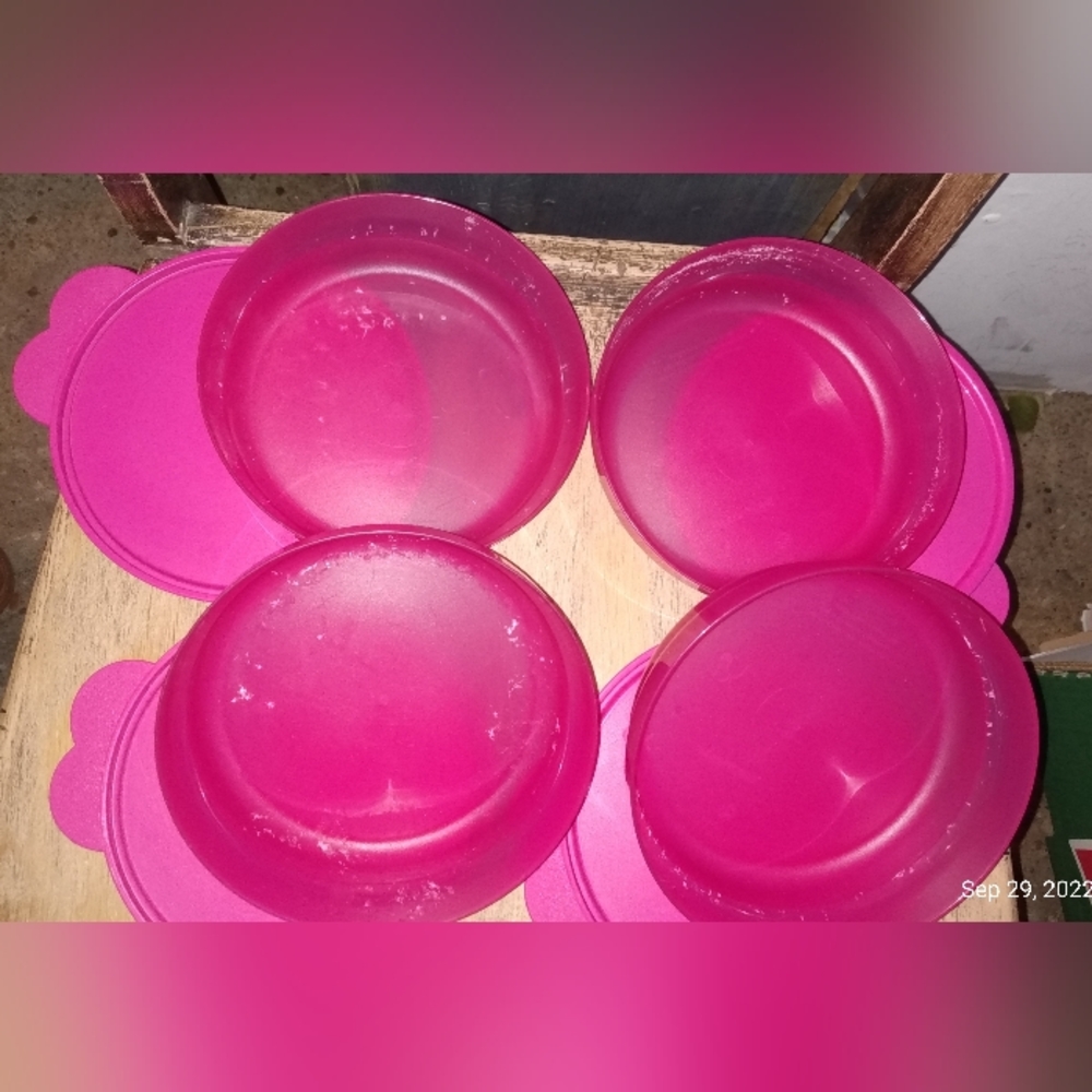 Tupperware - Picture 3 of 5